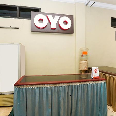 Oyo 2715 Hotel Madinah Syariah Pamekasan Экстерьер фото
